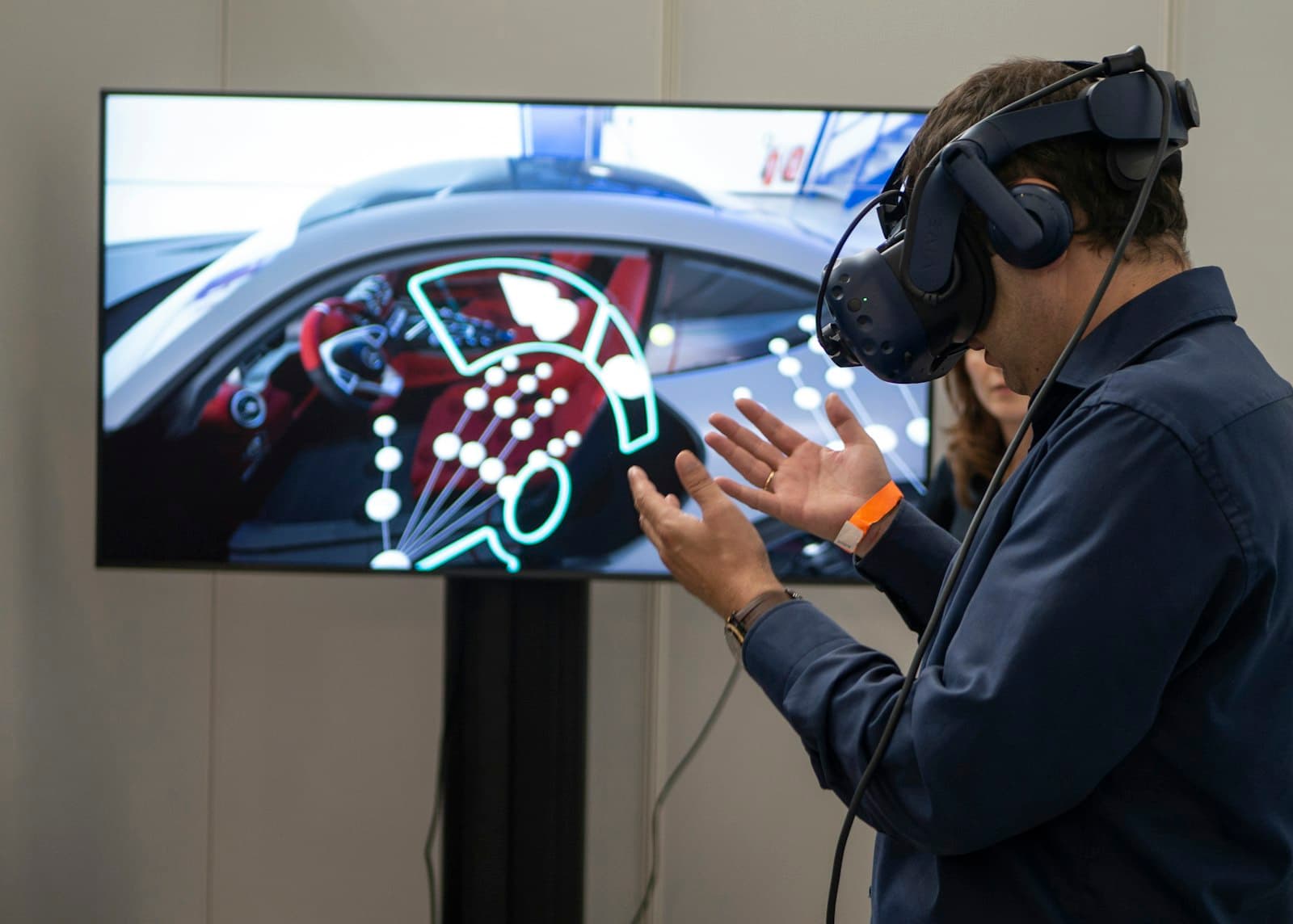 Bentley mixed reality dealership concept: virtual showroom with interactive product visualisations